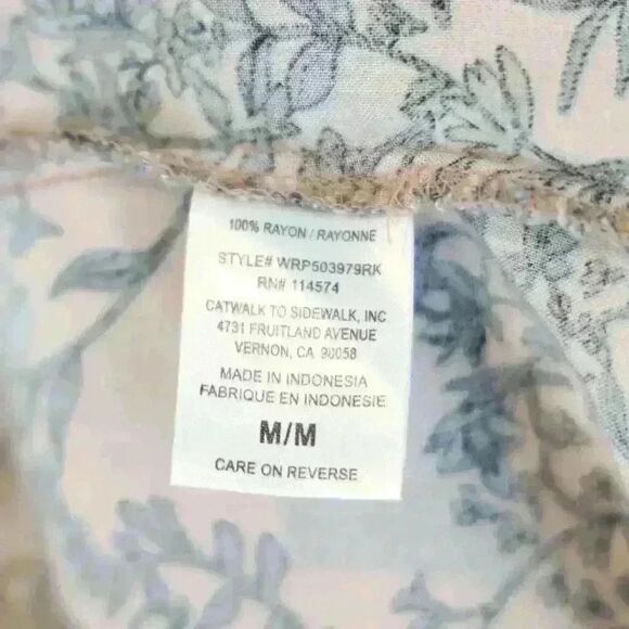 PLEIONE Plise Sleeveless Peach Floral Blouse Tie Neck Frayed Edges Size Medium - Picture 8 of 8